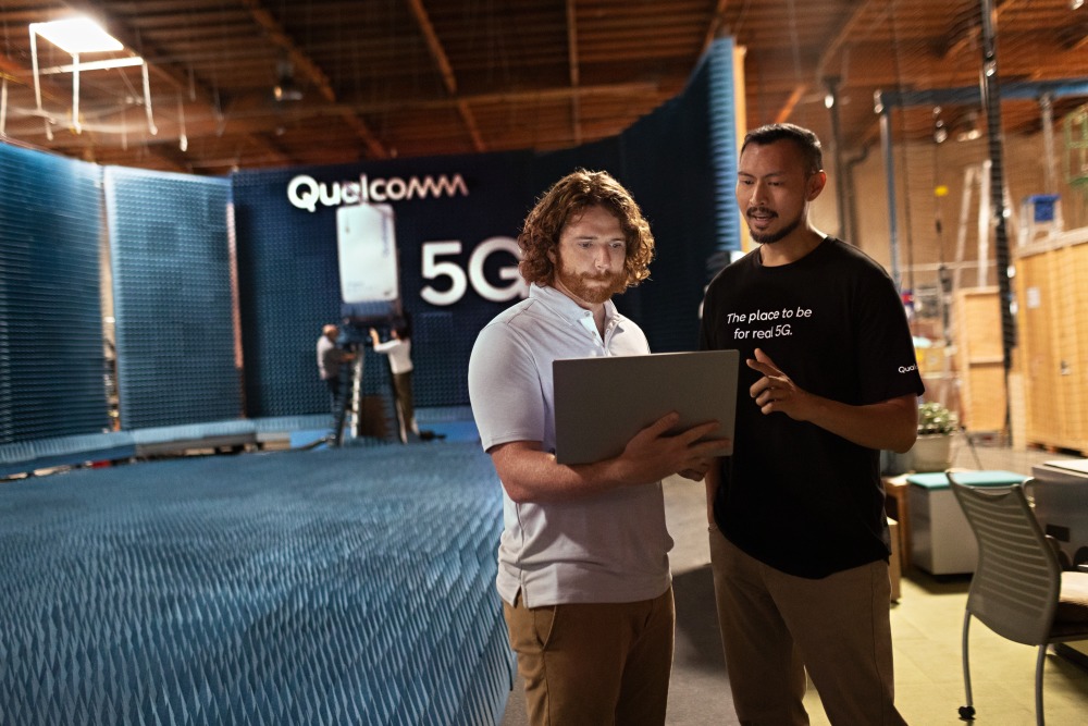 engineers enrolled in location and positioning training with Qualcomm